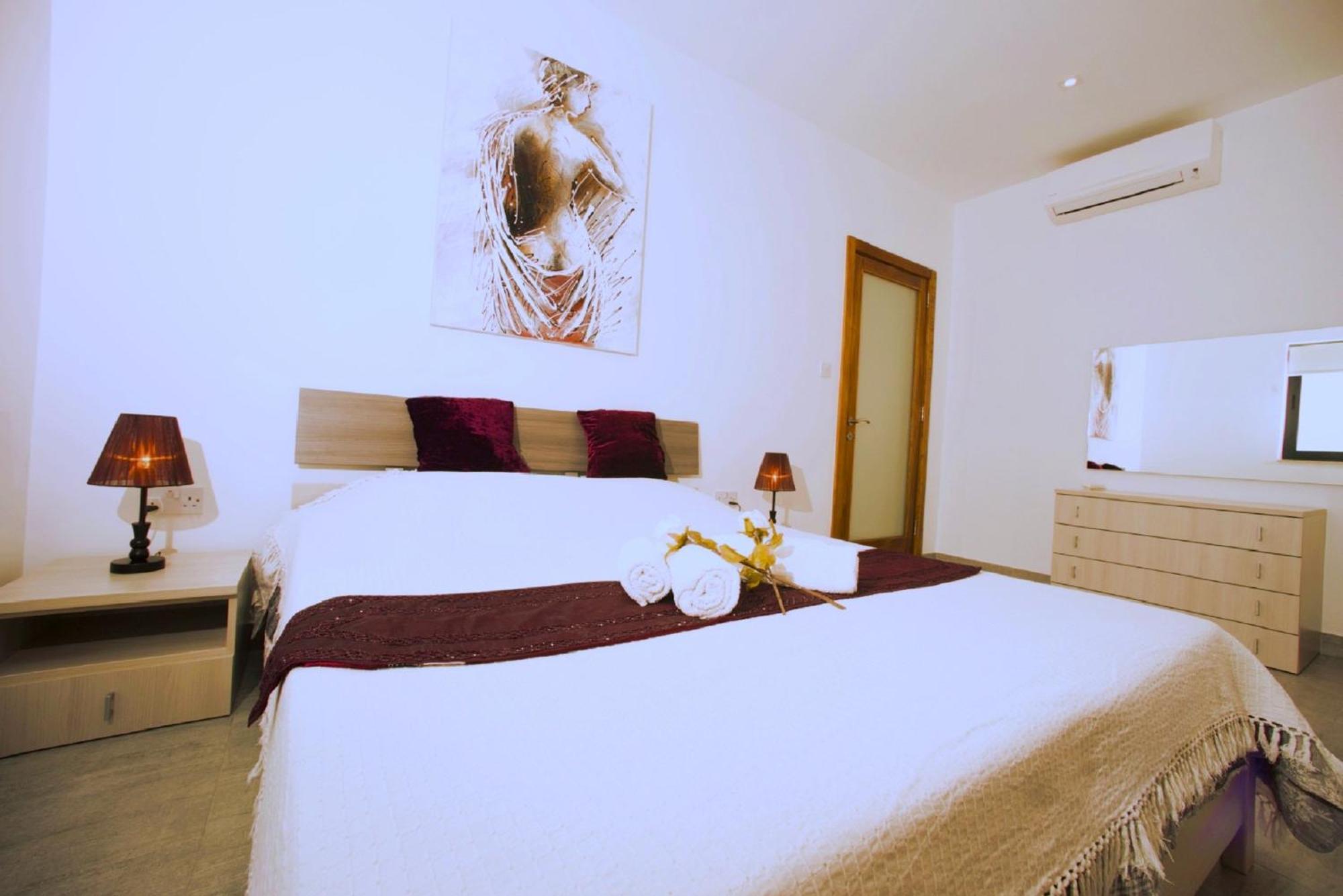 Stunning Penthouse Roof Terrace & Communal Swimming Pool St. Paul's Bay Exteriér fotografie